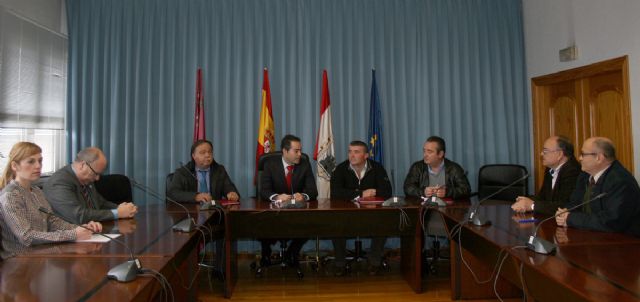 El Ayuntamiento de Lorquí firma un plan de empleo y formación para facilitar y fomentar la reinserción laboral de los vecinos del municipio - 1, Foto 1