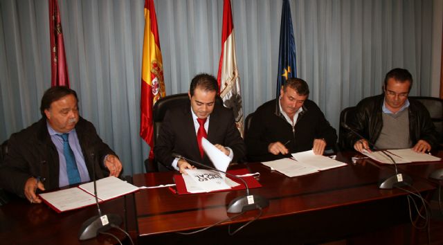 El Ayuntamiento de Lorquí firma un plan de empleo y formación para facilitar y fomentar la reinserción laboral de los vecinos del municipio - 2, Foto 2