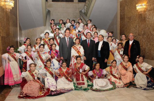 El Alcalde preside la recepción a las candidatas infantiles y mayores a Reina de la Huerta - 3, Foto 3