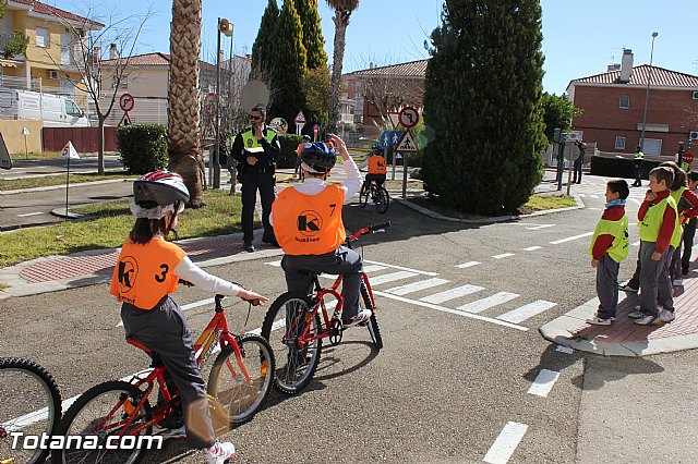 Cerca de 2.400 alumnos participan este curso 2012/13 en el programa de Educacin Vial - 23