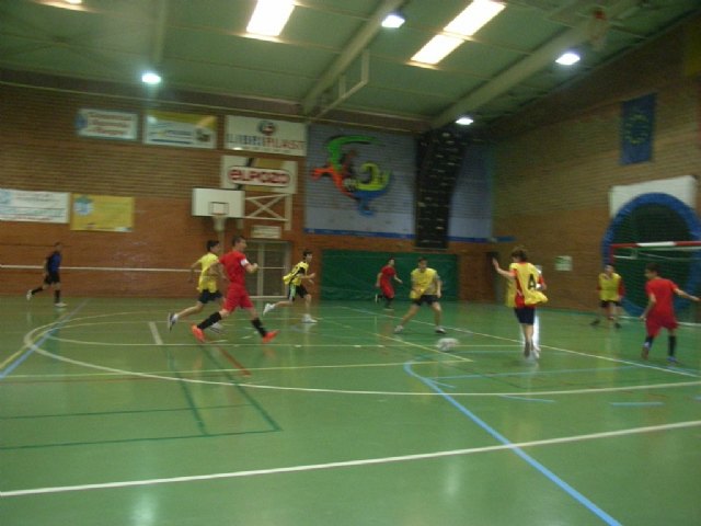 The schools of La Milagrosa and Juan de la Cierva participated in the quarter-final stage futsal intermunicipal child Cadet School Sports, Foto 3
