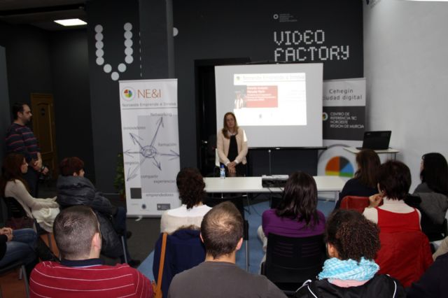 Manuela Marín anima a las mujeres a emprender y crear sus propias empresas - 2, Foto 2