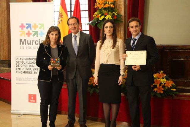 El Alcalde entrega los galardones a quienes ayudan para construir una Murcia en igualdad - 4, Foto 4