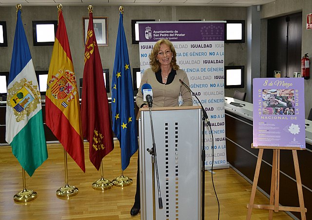 San Pedro del Pinatar reivindica la igualdad en el Día Internacional de la Mujer 2013 - 2, Foto 2