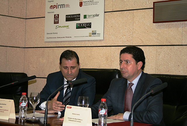 Sevilla anima a los promotores inmobiliarios a volver la mirada al interior del tejido urbano - 1, Foto 1