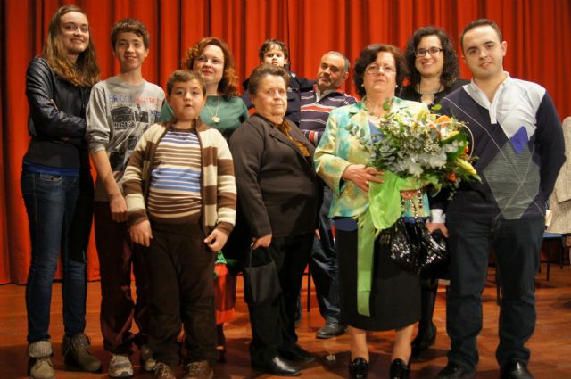 Cuatro mujeres, dos colectivos y las plantillas de trabajadoras de la Residencia la Purísima y Agrícola Santa Eulalia son homenajeadas, Foto 7