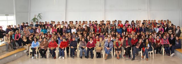Más de 200 mujeres lumbrerenses participan en una jornada de convivencia en el Cabezo la Jara con motivo del Día de la Mujer - 2, Foto 2