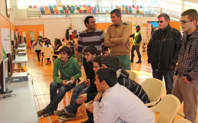 Nuevas tecnologías, videoconsolas y juegos virtuales durante todo el fin de semana en las Jornadas de Ocio Alternativo de Puerto Lumbreras - 1, Foto 1