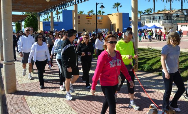 Cerca de 200 personas participan en la marcha Muévete por ti, muévete por ella a beneficio de la AECC - 2, Foto 2