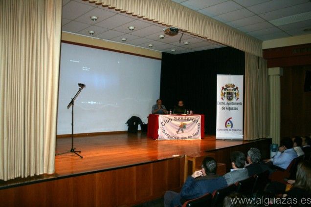 La conferencia del célebre alpinista vasco Juanito Oiarzábal registró un lleno absoluto en la Casa de la Cultura de Alguazas - 5, Foto 5