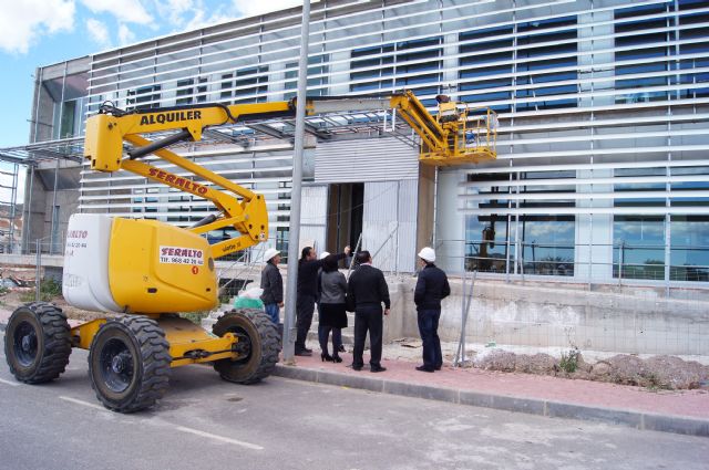 La alcaldesa visita el Centro de Salud Totana Sur, en la urbanización La Báscula, con el fin de conocer el desarrollo del estado de las obras - 1, Foto 1
