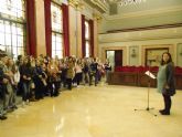 Mara Dolores Snchez recibe a alumnos y profesores del IES Juan Carlos I