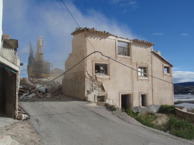 El Ayuntamiento derriba unas casas ruinosas en Canara para eliminar un punto negro en la B-20 - 3, Foto 3