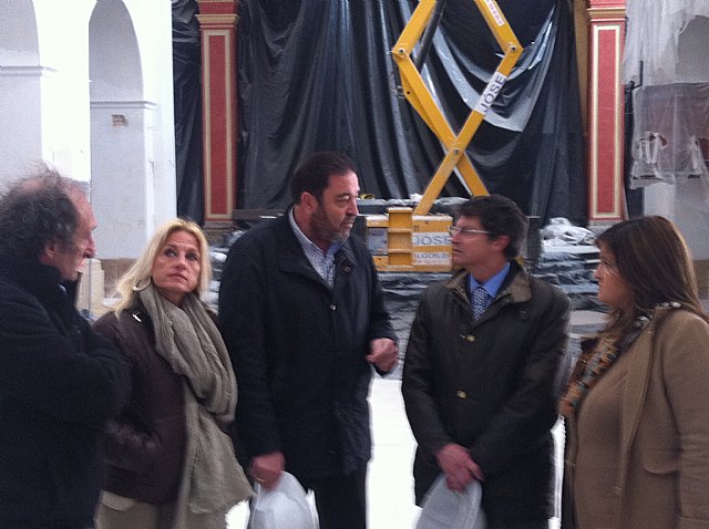 El avance en las obras de la iglesia de San Cristóbal permite al Paso Encarnado contar con el interior de la iglesia para preparar y sacar sus procesiones esta Semana Santa - 1, Foto 1