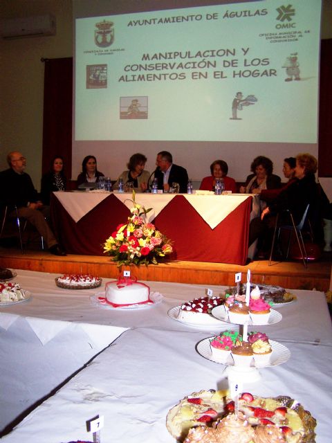 Más de una docena pasteles compiten en la XVI edición del concurso del Día Mundial del Consumidor en Águilas - 1, Foto 1