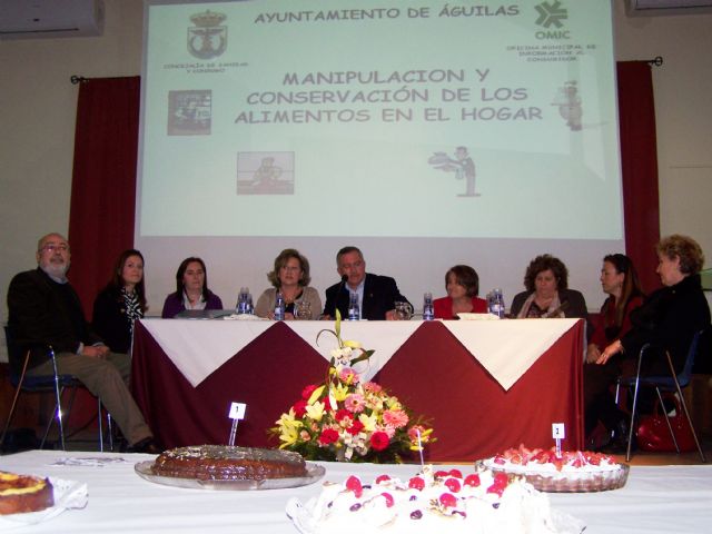 Más de una docena pasteles compiten en la XVI edición del concurso del Día Mundial del Consumidor en Águilas - 2, Foto 2