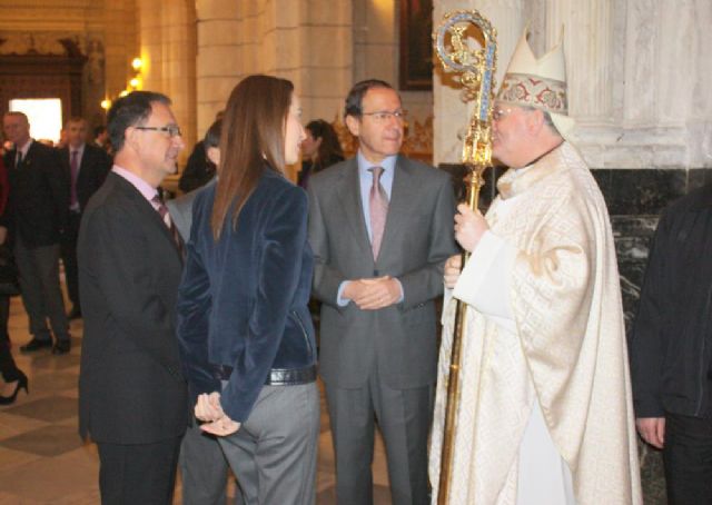 53 miembros de la Policía Local reciben un homenaje presidido por el Alcalde con motivo de la festividad de su patrón - 5, Foto 5