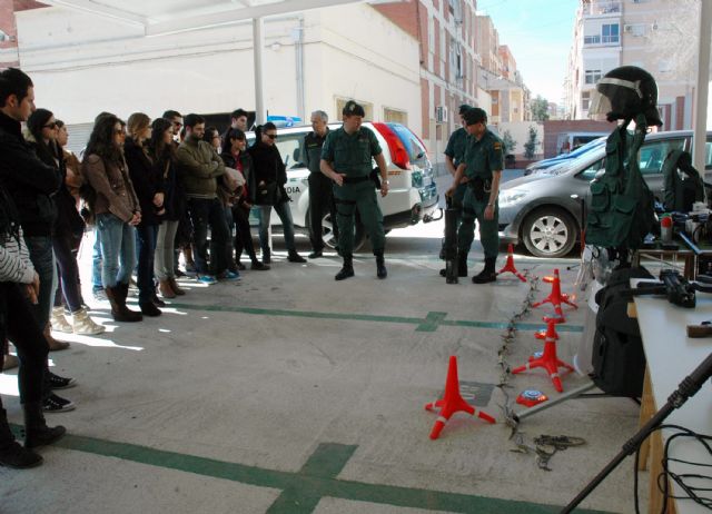 Alumnos de Criminología de la UMU visitan a la Guardia Civil de Murcia - 4, Foto 4