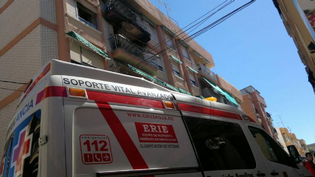 10 afectados en el incendio de una vivienda en Águilas - 1, Foto 1