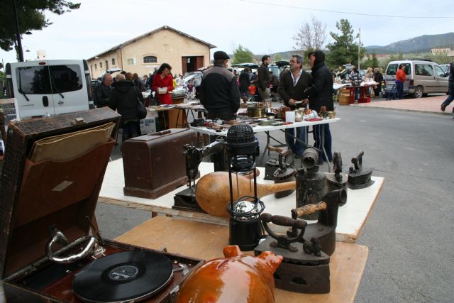 El mercadillo de segunda mano aumenta el número de puestos y la calidad de sus piezas - 5, Foto 5