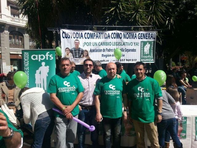 UPyD apoya las reivindicaciones del colectivo de padres separados por la custodia compartida - 1, Foto 1