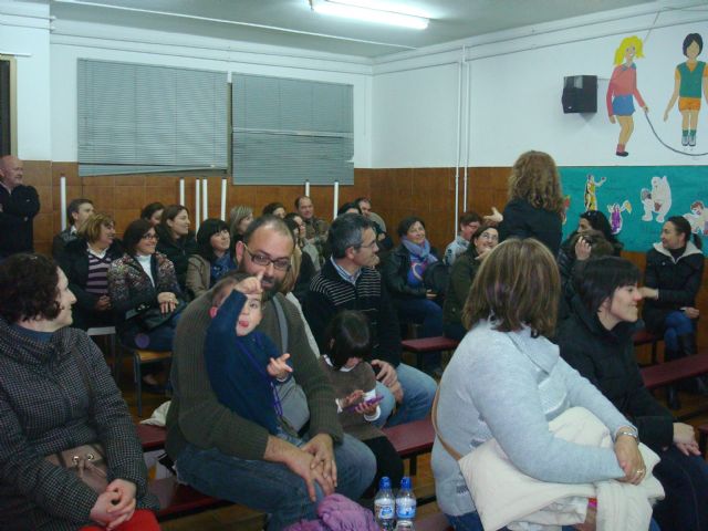 Great reception attendees of the first talk of the school for parents "The role of parents in the learning process", Foto 2