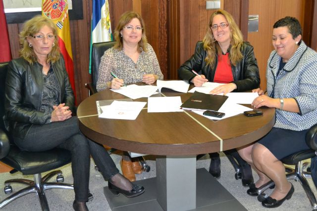 El Ayuntamiento y la OMEP suscriben un convenio para fomentar el empresariado femenino - 1, Foto 1