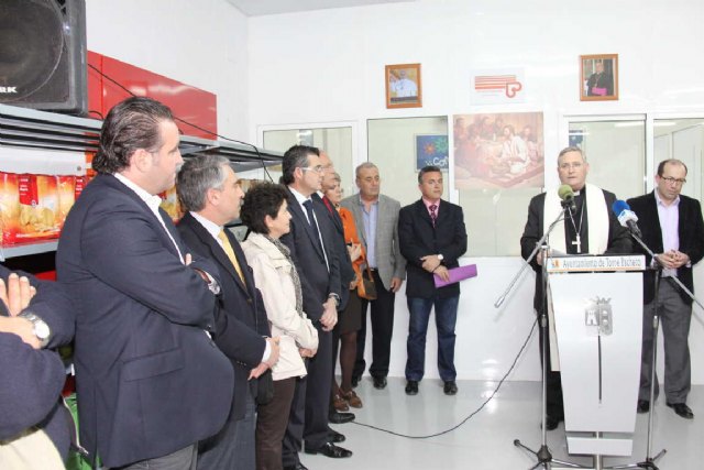El Obispo de la Diocesis de Cartagena bendice el nuevo economato de Torre-Pacheco - 1, Foto 1