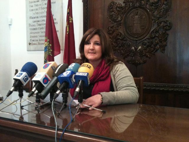 El Ayuntamiento de Lorca instala 120 proyectores para reforzar el alumbrado, nueve carpas y 800m3 de arena para que todo esté listo en Semana Santa - 1, Foto 1