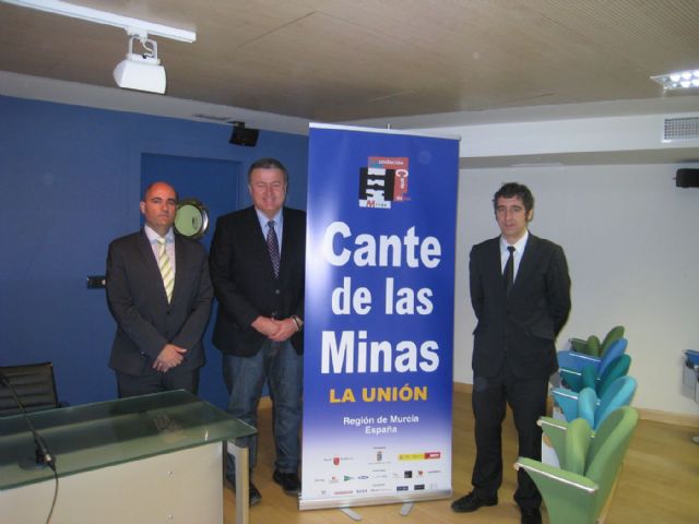 Enrique Ponce, Arzak, Pablo Berger y Juan Ramón Lucas Castilletes de Oro del Cante de Las Minas 2013 - 2, Foto 2