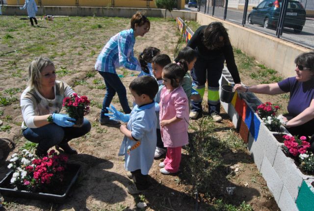 La concejalía de Medio Ambiente celebra con los niños del Severo Ochoa el Día Forestal Mundial - 1, Foto 1