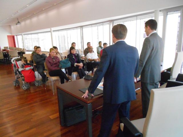 Diplomas para los participantes en el curso de mantenimiento de edificios de viviendas municipales del Infante - 2, Foto 2