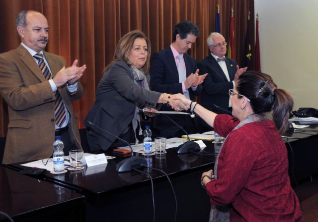 Entrega de diplomas a alumnos por prácticas en Servicio de Empleo Estatal - 3, Foto 3