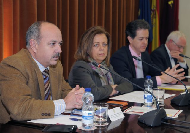 Entrega de diplomas a alumnos por prácticas en Servicio de Empleo Estatal - 4, Foto 4