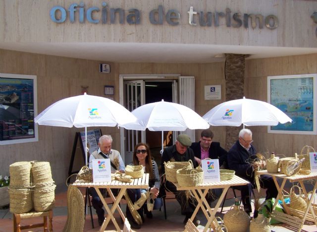 La concejalía de Turismo de Águilas unifica la imagen de los artesanos del esparto - 1, Foto 1