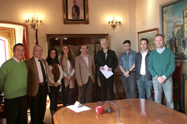 Entregada a Caritas  la recaudación de la representación teatral de Grupo de la Escuadra de Vinaroz - 1, Foto 1