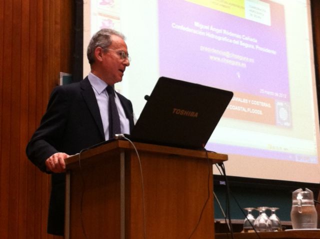 El presidente de la CHS resalta ante expertos internacionales la importancia de las obras hidráulicas en la riada de San Wenceslao - 1, Foto 1