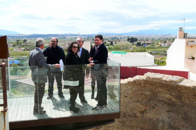 El Alcalde de Molina de Segura y el Consejero de Obras Públicas visitan las obras de acondicionamiento realizadas en el Mirador del Castillo - 1, Foto 1