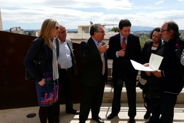 El Alcalde de Molina de Segura y el Consejero de Obras Públicas visitan las obras de acondicionamiento realizadas en el Mirador del Castillo - 2, Foto 2