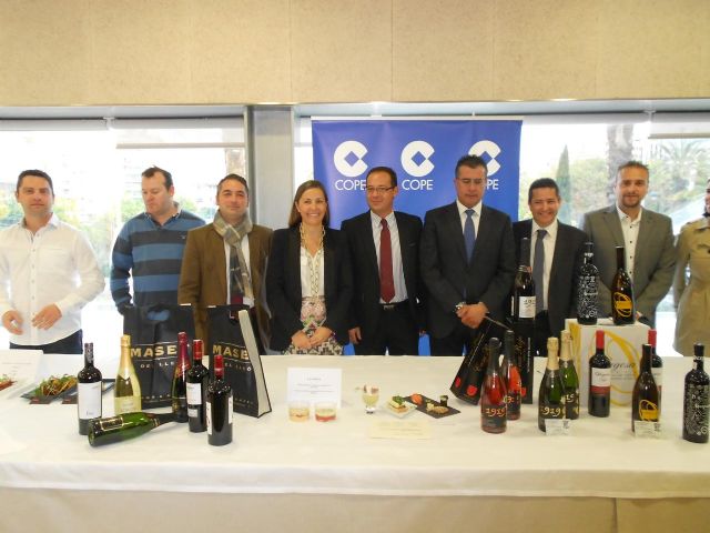 Gastronomía, música y animación en la primera edición Murcia Sabor en el Cuartel de Artillería - 1, Foto 1