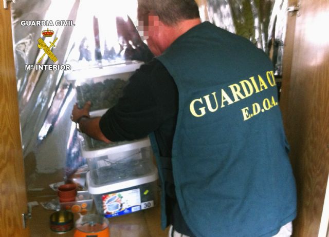 La Guardia Civil desarticula una red que introducía cocaína en España procedente de Bolivia - 1, Foto 1