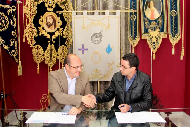 El Ayuntamiento y el Cabildo de Cofradías firman un convenio de colaboración para impulsar y promocionar la Semana Santa lumbrerense - 2, Foto 2
