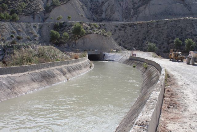 El agua vuelve a circular por el túnel de Ulea - 1, Foto 1