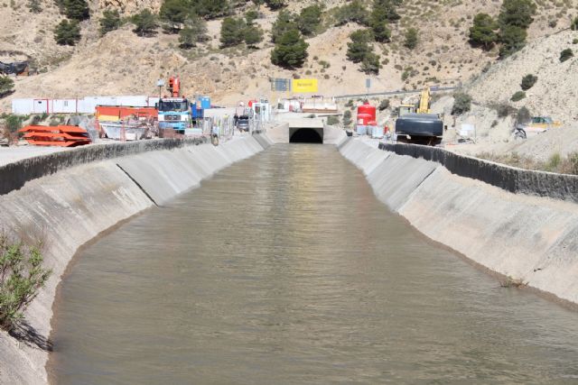 El agua vuelve a circular por el túnel de Ulea - 2, Foto 2