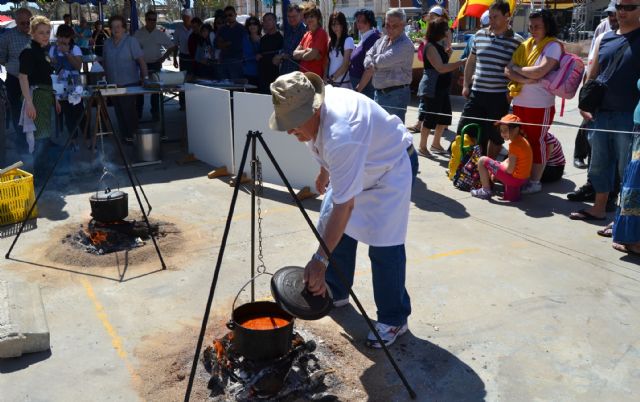 �xito de las actividades deportivas, l�dicas y exhibiciones de salvamento en la II Sea World Exhibition - 7