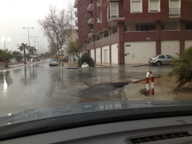 El Ayuntamiento mejora la canalización de aguas pluviales en Avenida de la Libertad - 2, Foto 2