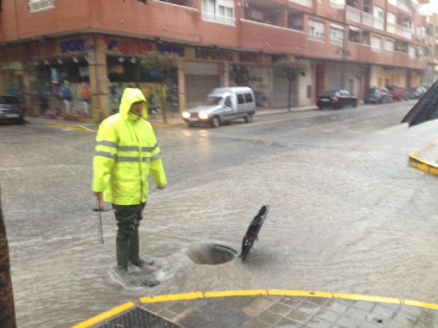 El Ayuntamiento mejora la canalización de aguas pluviales en Avenida de la Libertad - 3, Foto 3