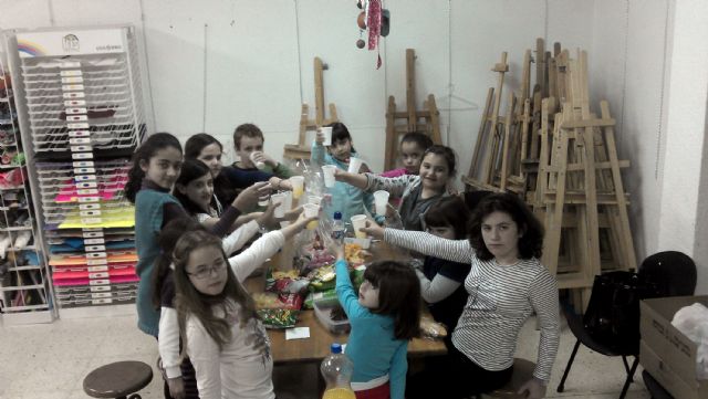 Clausurados los talleres juveniles de manualidades y danza torreños de Semana Santa - 1, Foto 1