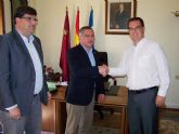 El alcalde de Águilas se reúne con el nuevo presidente del Consejo Rector del Colegio Carlos V