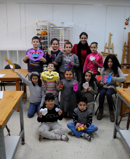 Éxito de un nuevo taller juvenil de manualidades en Las Torres de Cotillas - 2, Foto 2